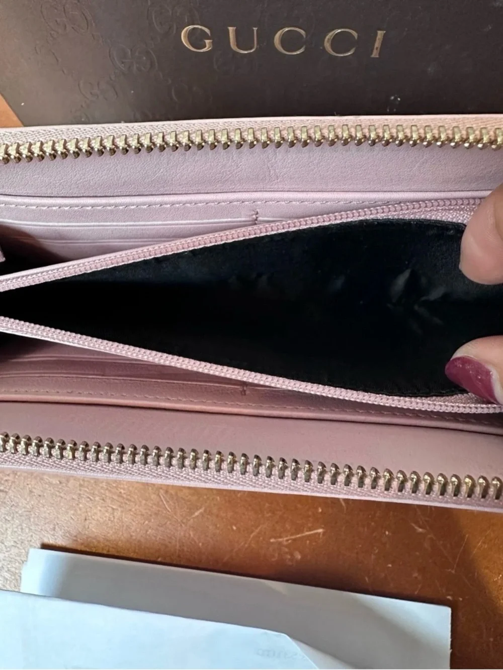 GUCCI Round Zipper Pink Long Wallet - Picture 4 of 4